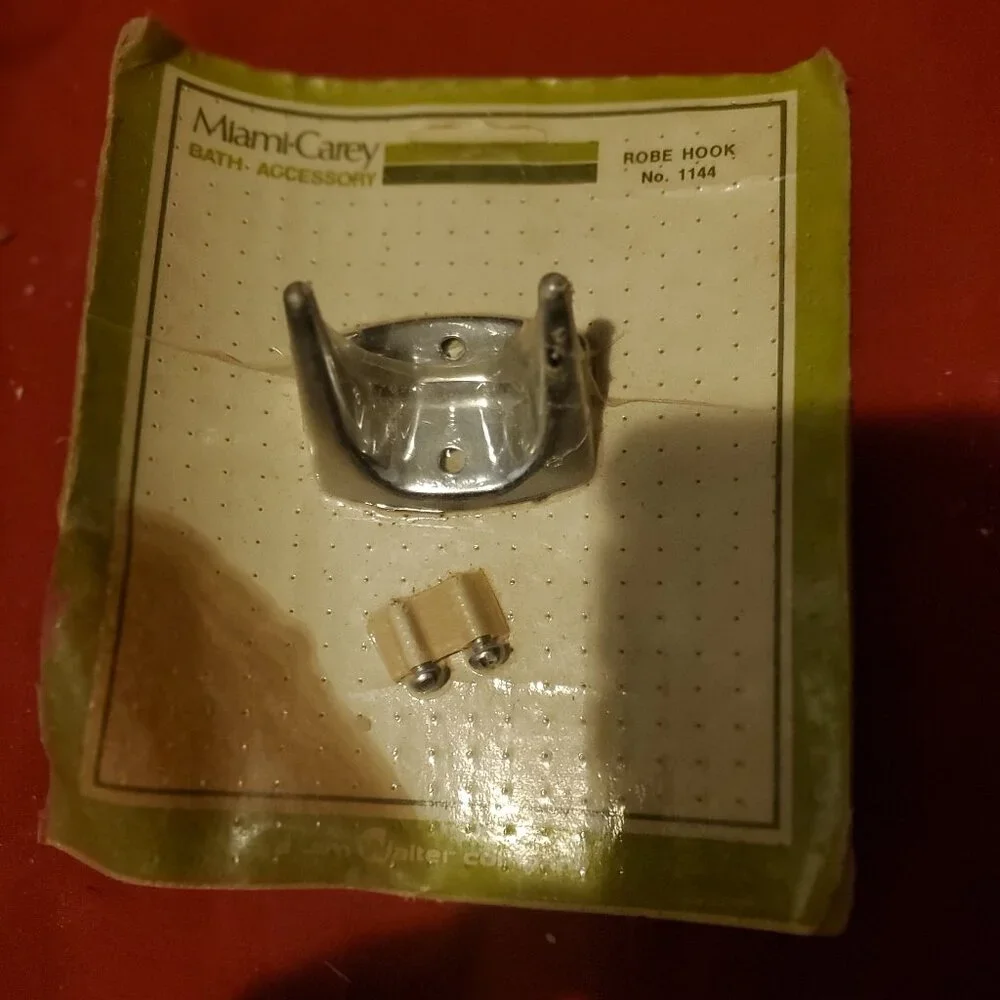 NEW MIAMI CAREY DOUBLE ROBE HOOK 1144 BATH ACCESSORY